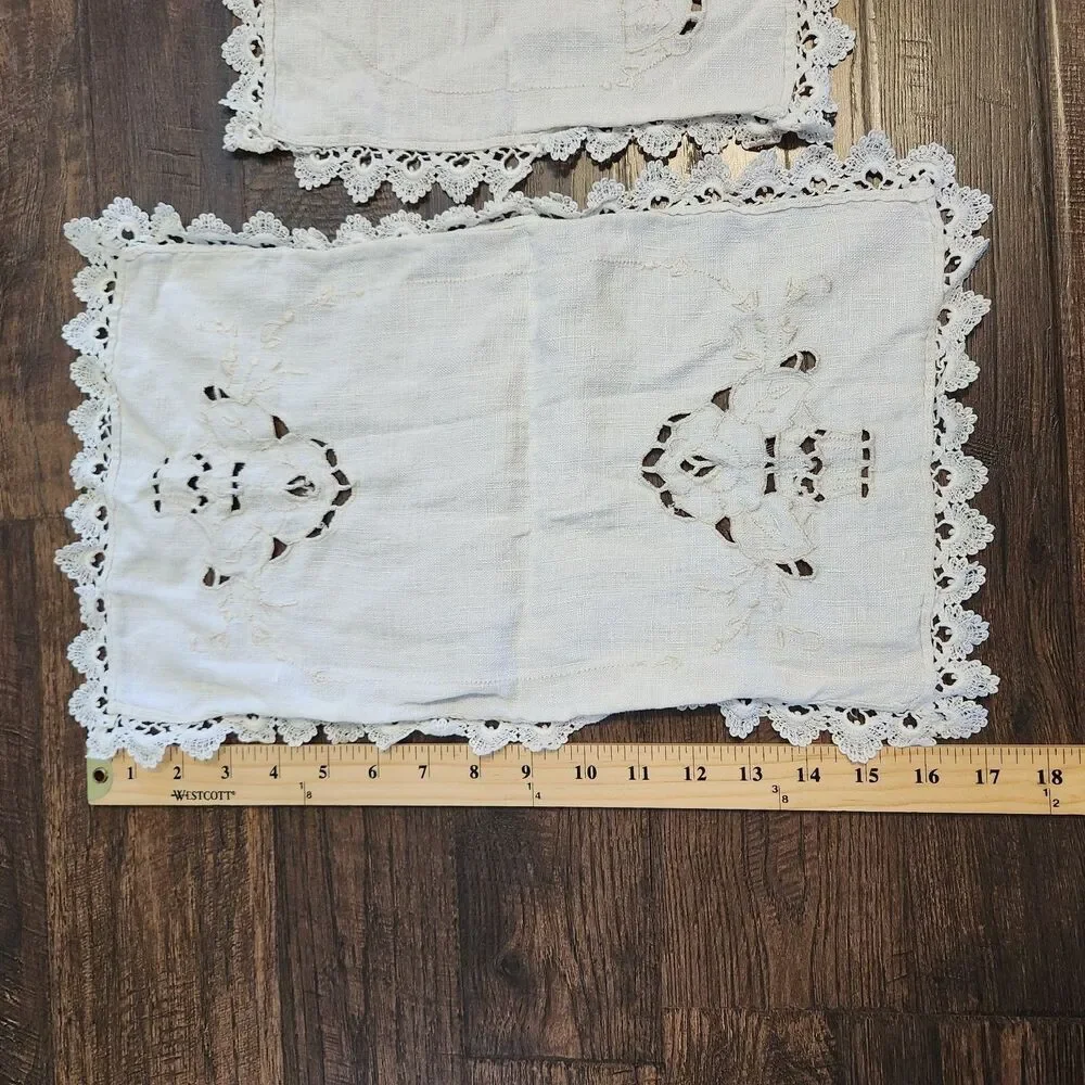 Vtg Embroidered Beige Flower Basket Cottage Core Floral Handkerchief Napkin Set